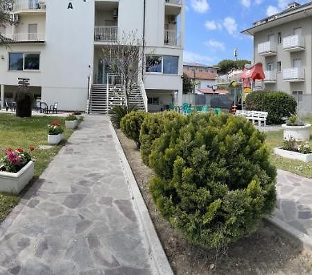 Hotel Amedea Червия Экстерьер фото