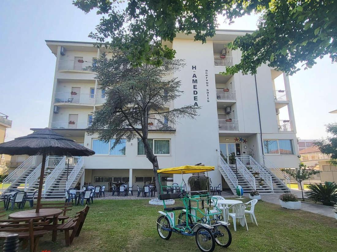 Hotel Amedea Червия Экстерьер фото