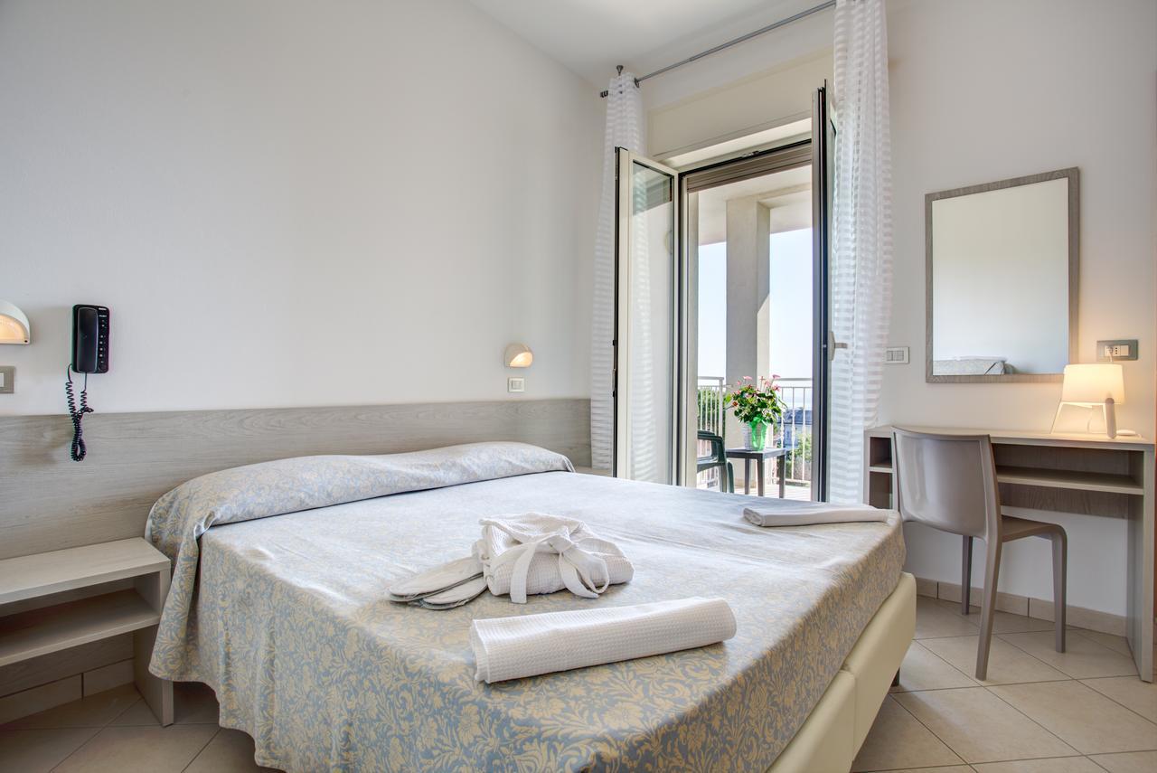 Hotel Amedea Червия Экстерьер фото